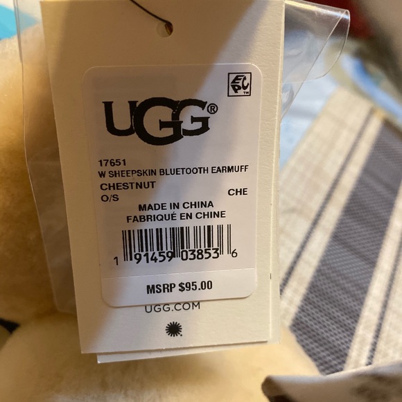 UGG EARMUFFS BLUETOOTH SHEEPSKIN  NWOB - Picture 4 of 7